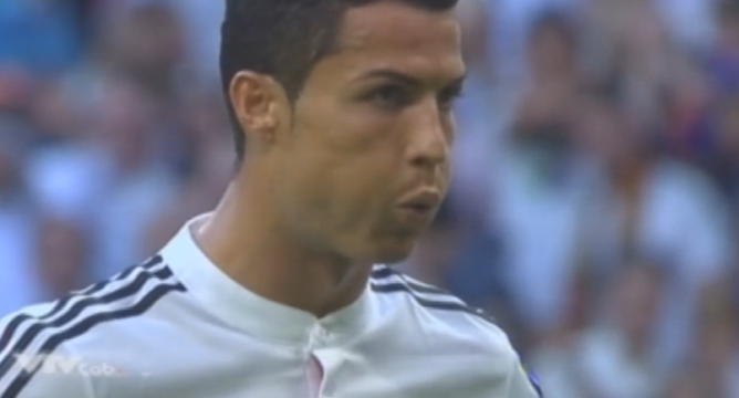 VIDEO: Pique biếu penalty - Ronaldo san bằng tỉ số (Real Madrid - Barcelona)