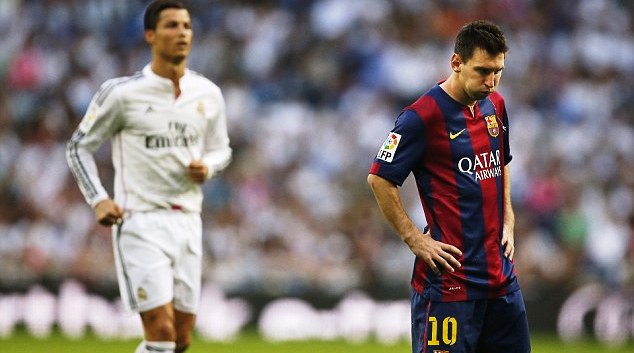 Messi bị 'đánh' tơi tả vì không chuyền cho Suarez