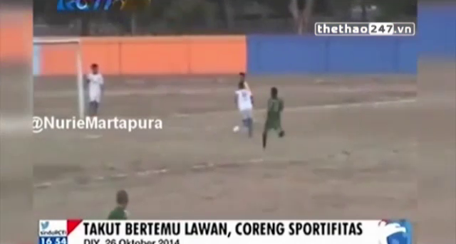 VIDEO: Scandal 5 lần đá phản lưới nhà trong 1 trận ở Indonesia