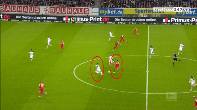 VIDEO: 3 tình huống cầu thủ bị sút bóng 'vỡ mặt' ở vòng 10 Bundesliga