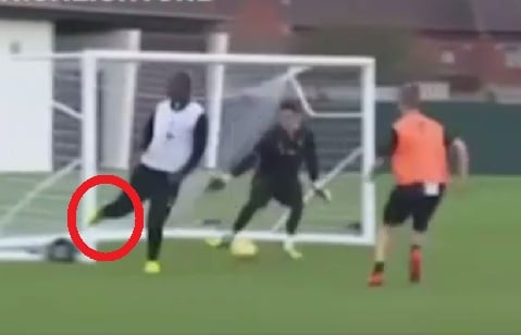 VIDEO: Siêu phẩm đánh gót làm bàn ảo diệu của Balotelli