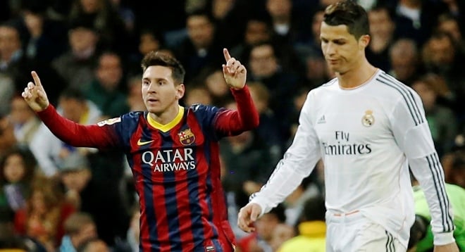 Ronaldo 'hít khói' Messi trong top cầu thủ vĩ đại nhất