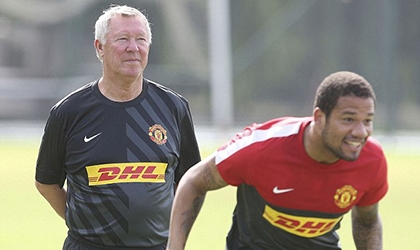 Trợ lí cũ của Sir Alex phản pháo vụ Bebe