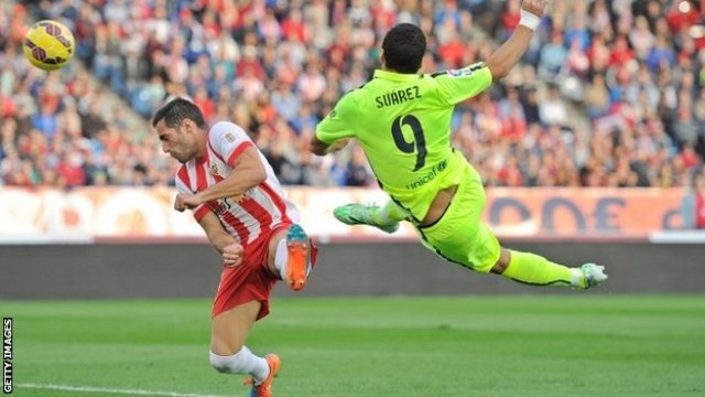 VIDEO: Luis Suarez tỏa sáng, Barcelona thắng ngược Almeria