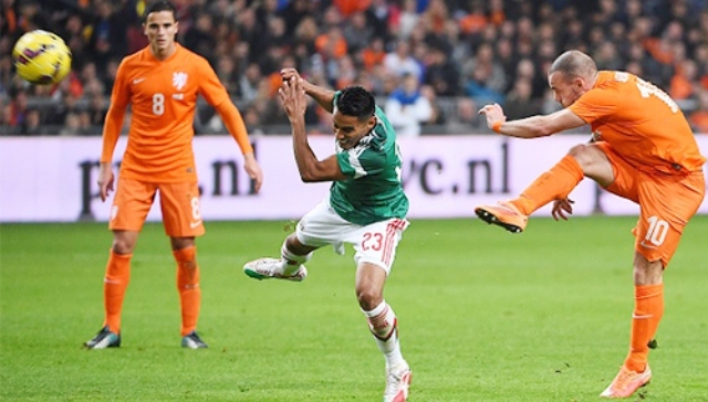 VIDEO: Siêu phẩm ở khoảng cách 25m của Wesley Sneijder vào lưới Mexico