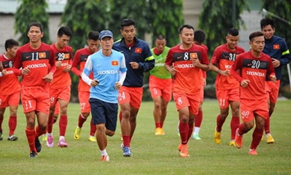Lứa U19 tài năng nhưng ĐT Việt Nam không phải gánh xiếc