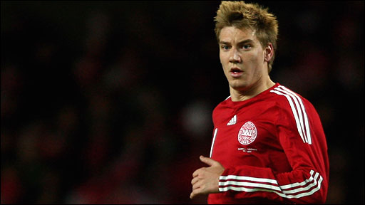 VIDEO: Bendtner lại lập cú đúp, Đan Mạch thắng đậm Serbia