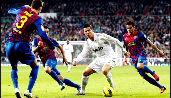 VIDEO: Xem C.Ronaldo đi bóng qua Messi, Puyol, Xavi, Iniesta...