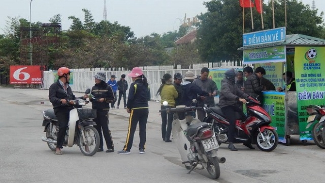 VIDEO: Không khí bán vé ảm đạm trước thềm AFF Cup 2014