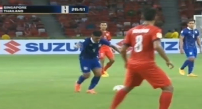 Video clip bàn thắng: Singapore 1-2 Thái Lan - Sụp đổ phút cuối trận
