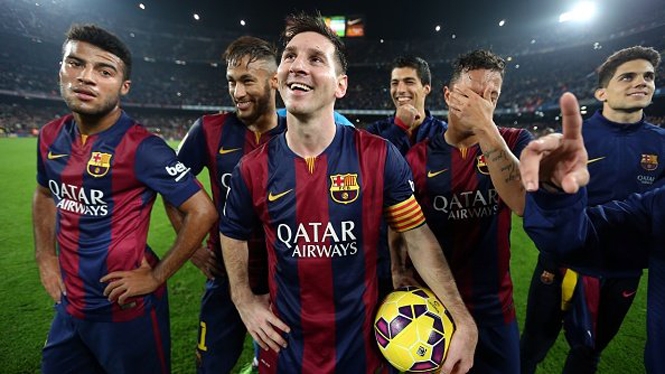 VIDEO: Xem phản ứng của Messi khi được tôn vinh kỷ lục ghi bàn ngay tại Nou Camp