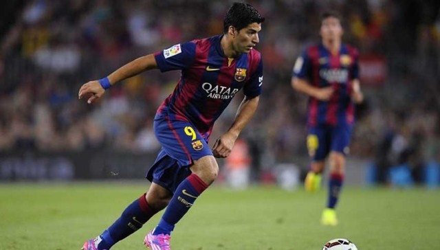 VIDEO: Luis Suarez khuấy đảo hàng phòng ngự đối phương và ghi bàn đầu tiên cho Barca