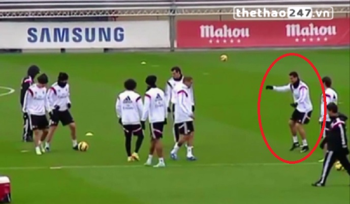 VIDEO: Ronaldo, Pepe và Marcelo thi nhau ''chọc quê'' James vì đá bóng quá tệ