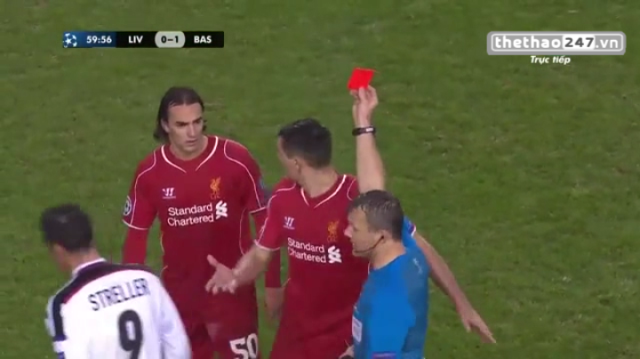 VIDEO: Chiếc thẻ đỏ tai hại khiến Liverpool bị loại từ vòng bảng