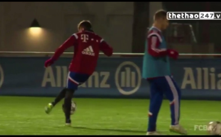 VIDEO: Mario Gotze trình diễn kĩ thuật trong buổi tập cùng Bayern