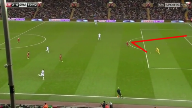 VIDEO: Thủ thành Fabianski phá bóng bất cẩn biếu không cho Liverpool bàn thắng