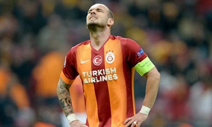 Người đại diện của Sneijder ‘cầu cứu’ Man Utd