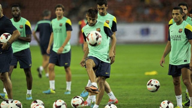 VIDEO: Neymar phấn khích ghi tới 5 bàn thắng trong buổi tập của Barca