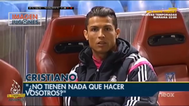 VIDEO: Ronaldo bức xúc với cameraman từ băng ghế dự bị