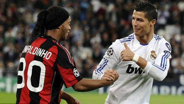 VIDEO: So kỹ thuật lừa bóng thượng thừa của Ronaldinho và CR7
