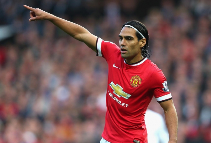 Man Utd họp khẩn bàn về tương lai của Falcao