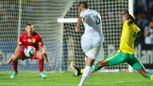 Video clip bàn thắng: Algeria 3-1 Nam Phi - Ngược dòng ấn tượng