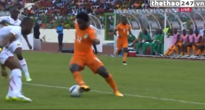 VIDEO: Xem Wilfried Bony lừa bóng kiểu flip flap như Ronaldinho