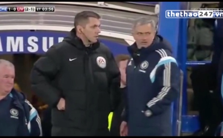 VIDEO: Mourinho phớt lờ bàn thắng của Ivanovic chỉ vì đang mải ...cãi nhau