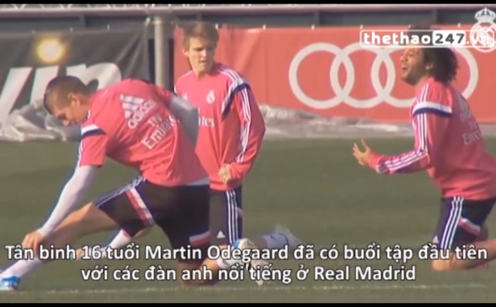VIDEO: Vừa về Real Madrid, Odergaard đã được tập với đội 1 toàn sao