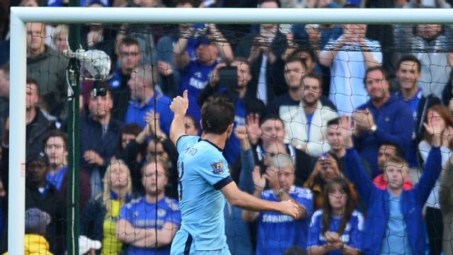 VIDEO: CĐV Chelsea hát vang tên Frank Lampard sau trận đấu với Man City