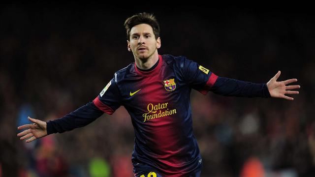 VIDEO: 12 bàn thắng bằng chân không thuận của Messi ở mùa giải năm nay