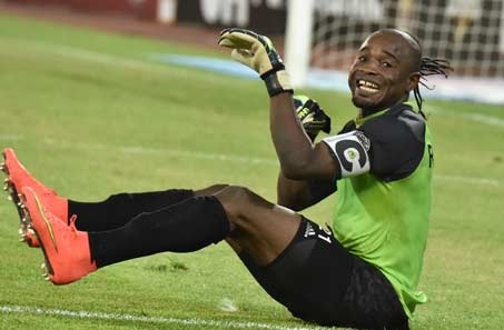 VIDEO: Màn ăn mừng đã trở thành thương hiệu của thủ môn CHDC Congo