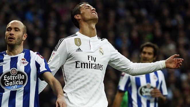VIDEO: Ronaldo 'tịt ngòi' khó hiểu dù sở hữu nhiều cơ hội ngon ăn