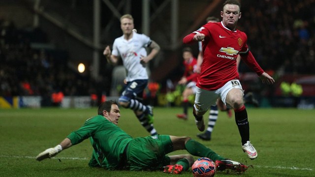 VIDEO: Rooney 'ăn vạ' kiếm penalty cho Man United