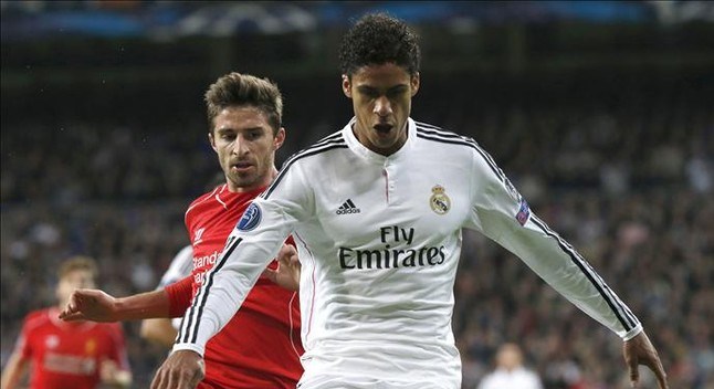 Vung 35 triệu bảng, M.U, Chelsea tranh nhau Varane