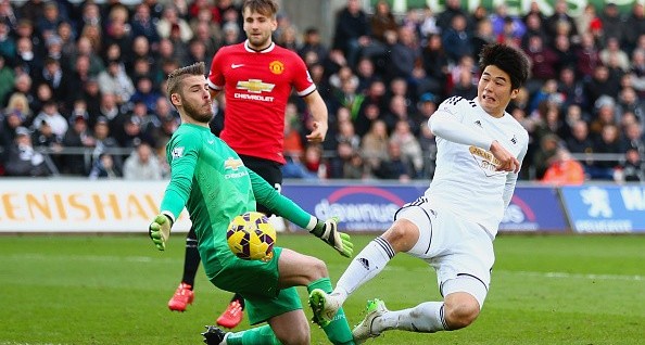 Swansea 2-1 Man United: Mất top 3