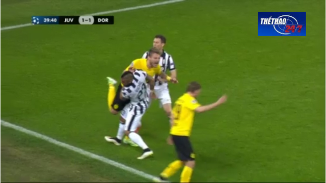 VIDEO: Những pha bóng bạo lực trận Juventus - Dortmund