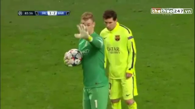 VIDEO: Messi 'chơi đểu' bất thành với thủ môn Joe Hart