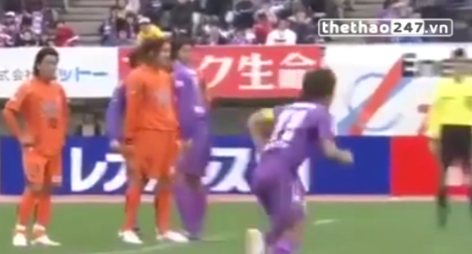 VIDEO: Pha phối hợp đá penalty kiểu 'Dương Đông kích Tây' ở Nhật