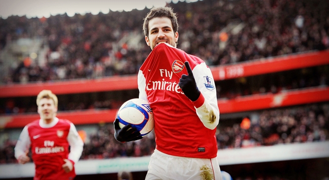 VIDEO: Pha solo ghi bàn từ giữa sân của Fabregas trong màu áo Arsenal