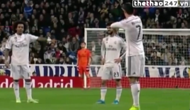 VIDEO: Màn 'kịch câm' hài hước của Ronaldo và Marcelo khiến Isco, Casillas bối rối