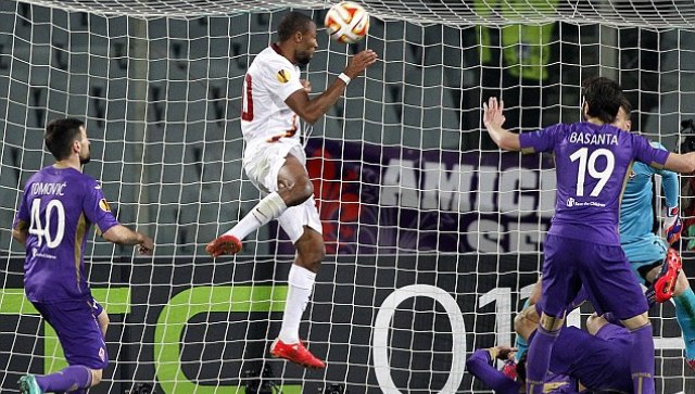 Video clip bàn thắng: Fiorentina 1-1 Roma (Vòng 1/8 Europa League)