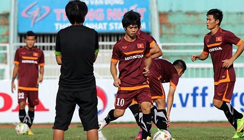 VIDEO: Buổi tập kín của U23 Việt Nam trên sân Thống Nhất