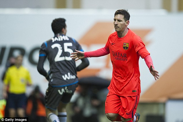Messi lần đầu vượt C.Ronaldo ở mùa này