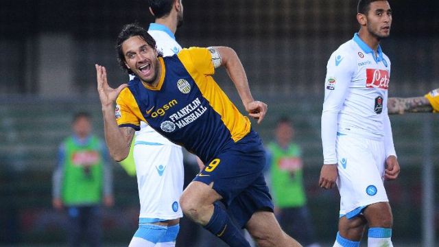 Video clip bàn thắng: Hellas Verona 2-0 Napoli (VĐQG Italia 2014/15)