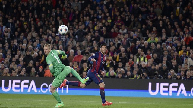 VIDEO: Messi, Neymar và Suarez liên tục bỏ lỡ đáng tiếc trước Man City