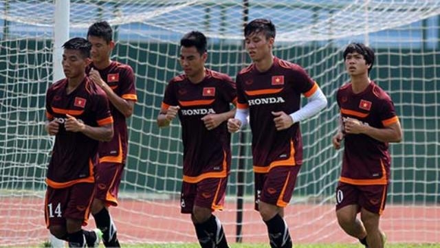 VIDEO: Buổi 'luyện công' cuối cùng của U23 Việt Nam trước khi lên đường sang Thái Lan