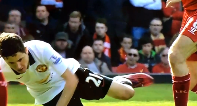 VIDEO: Chiếc thẻ đỏ siêu nhanh của Steven Gerrard sau 40s vào sân