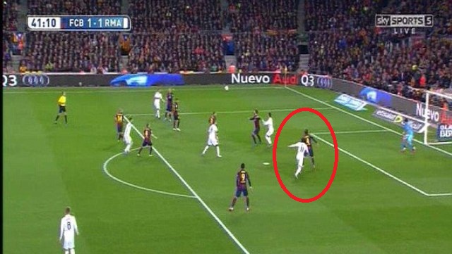 VIDEO: Ronaldo việt vị trước khi chuyền bóng cho Bale
