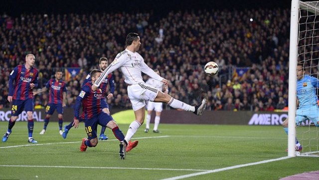 VIDEO: Màn trình diễn đưa Ronaldo lọt vào tốp 3 chân sút của các trận El Clasico